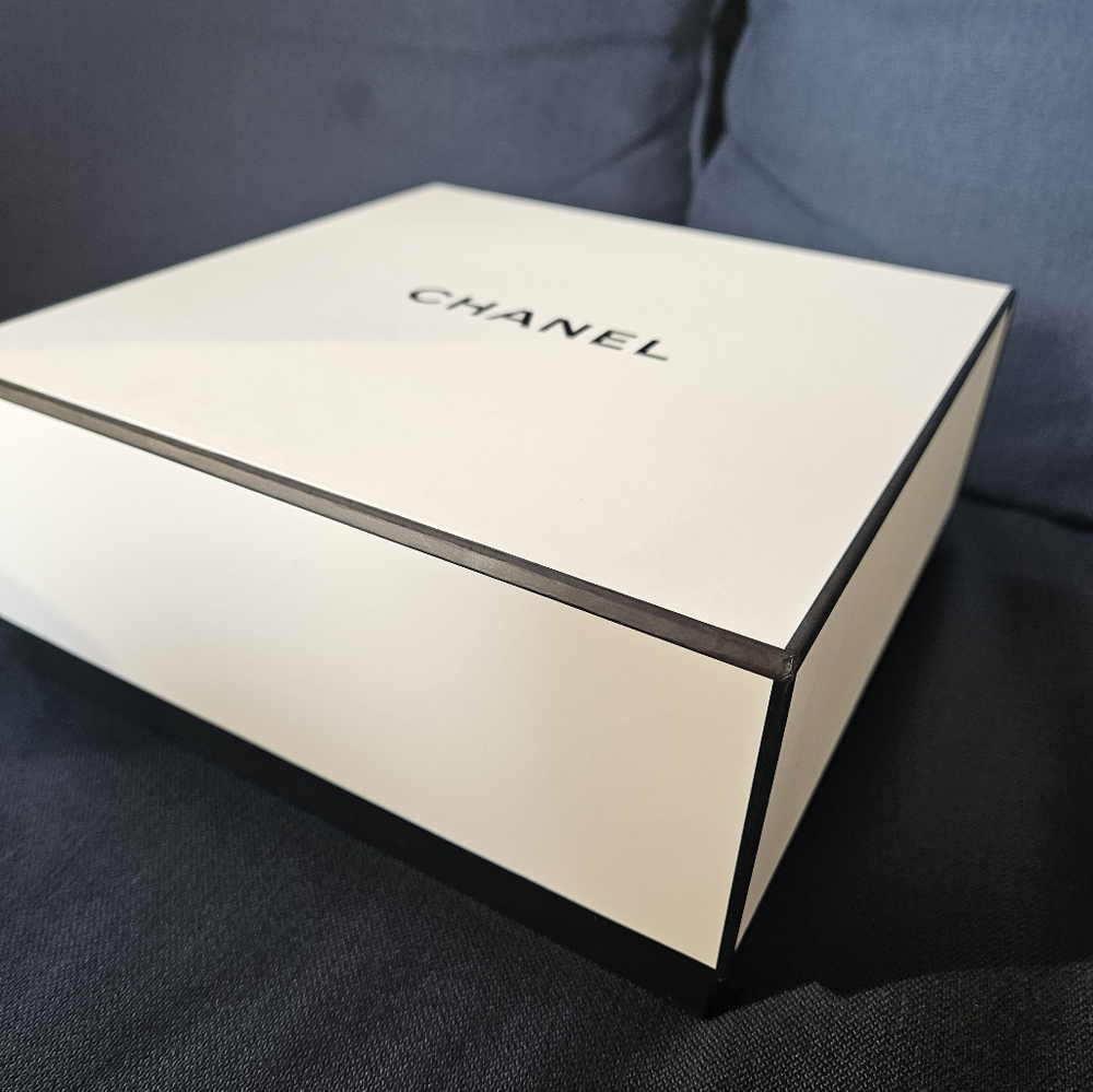 CHANEL Empty Gift Box 8 1/2" X 8 1/2" X 4" No. 3 - Picture 2 of 8